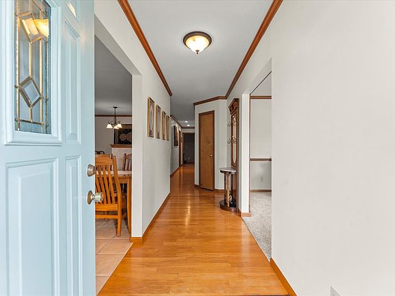 4th image of 613 Crestwood Dr