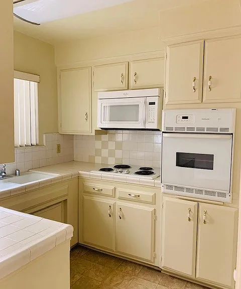 615 E Providencia Ave #C — Photo 7