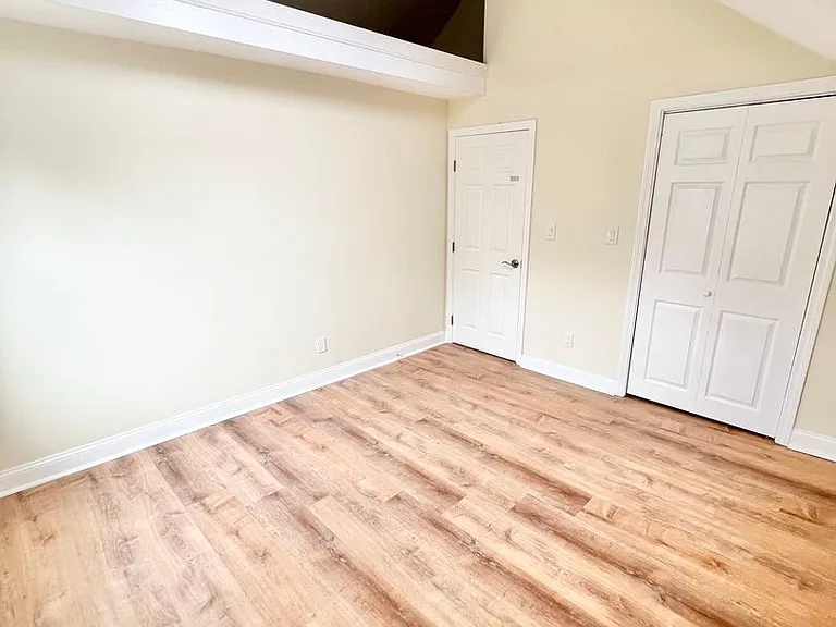 711 Pleasant St — Photo 25