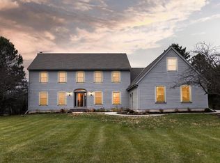 S50W23510 Woodchuck Ln, Waukesha, WI 53189