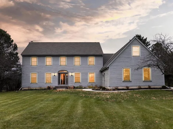 S50W23510 Woodchuck LANE, Waukesha, WI 53189