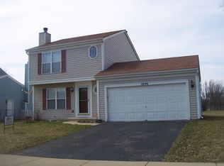 1896 Cambridge Dr, Carpentersville, IL 60110