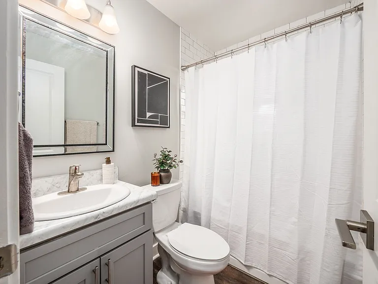 Bexley Plaza Apartments — Photo 10