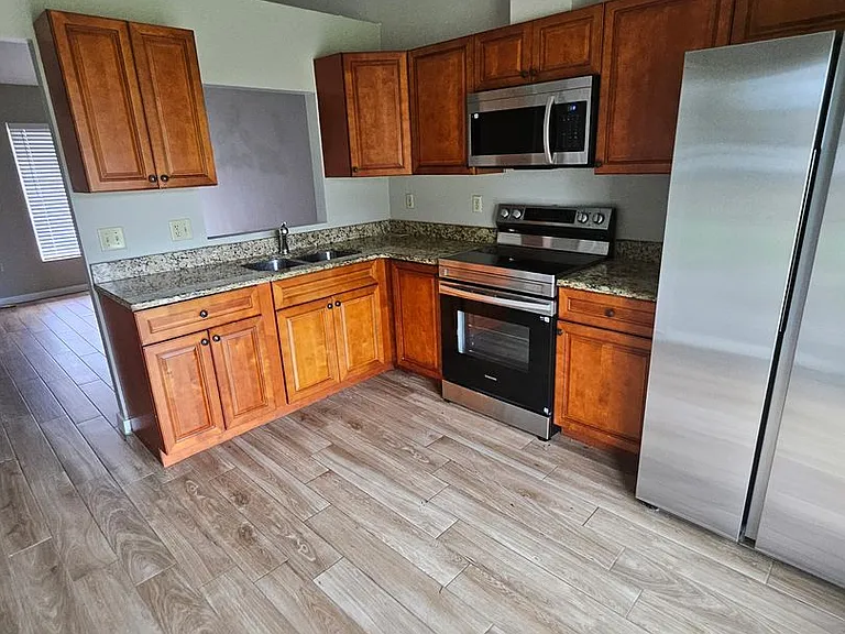 2734 Coral Reef Dr — Photo 6