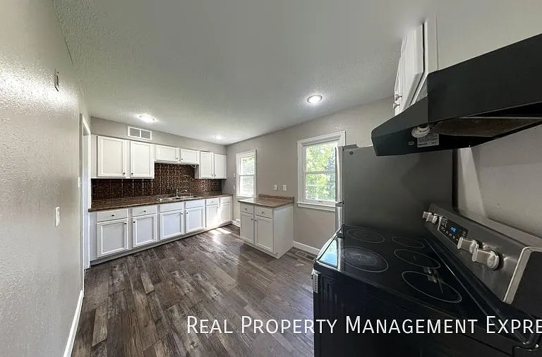 816 S Glendale Ave — Photo 1