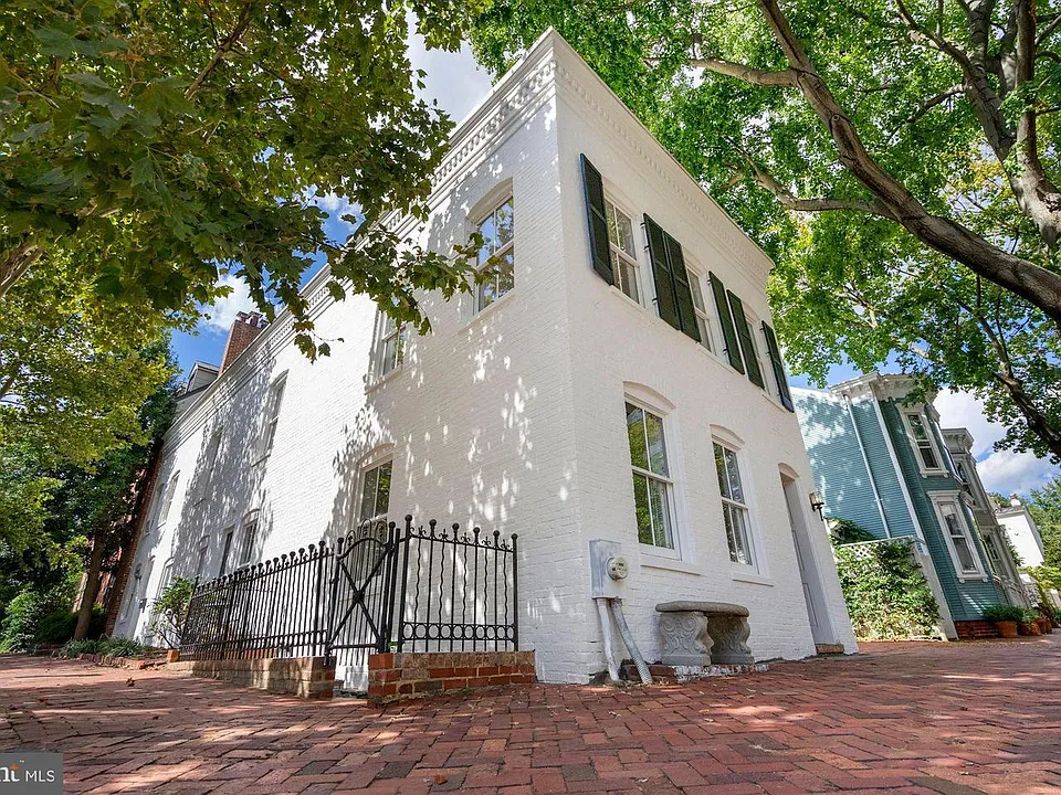 2805 O St NW #LL