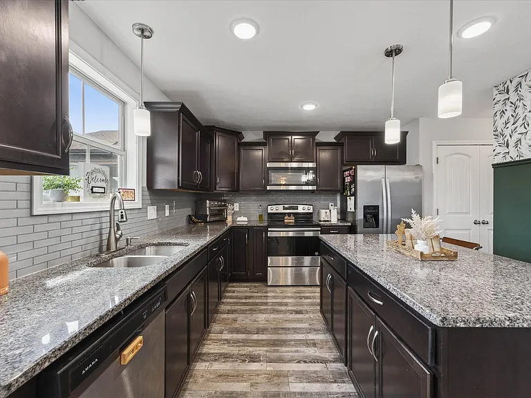 1200 Eagles Nest Ln — Photo 15