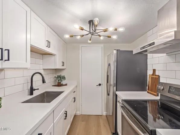 5416 W LYNWOOD Street, Phoenix, AZ 85043
