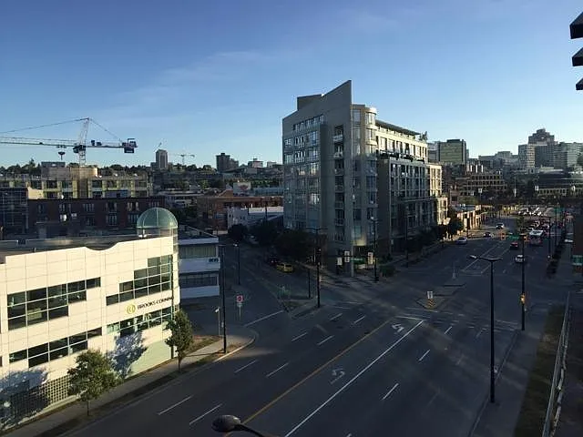 1 bed, 612 sqft, $2,400 — Photo 2