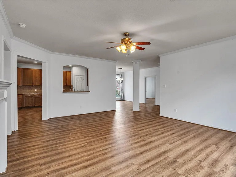 9915 Valance Way — Photo 10