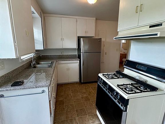 5th image of 908 Sanitarium Road