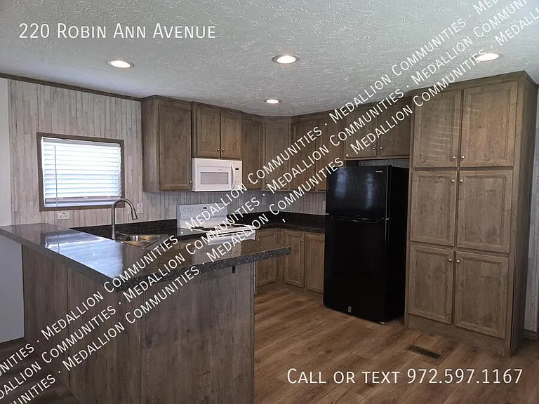 220 Robin Ann Ave — Photo 3