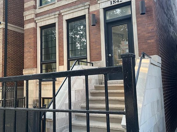 2nd image of 1842 W Armitage Ave #2