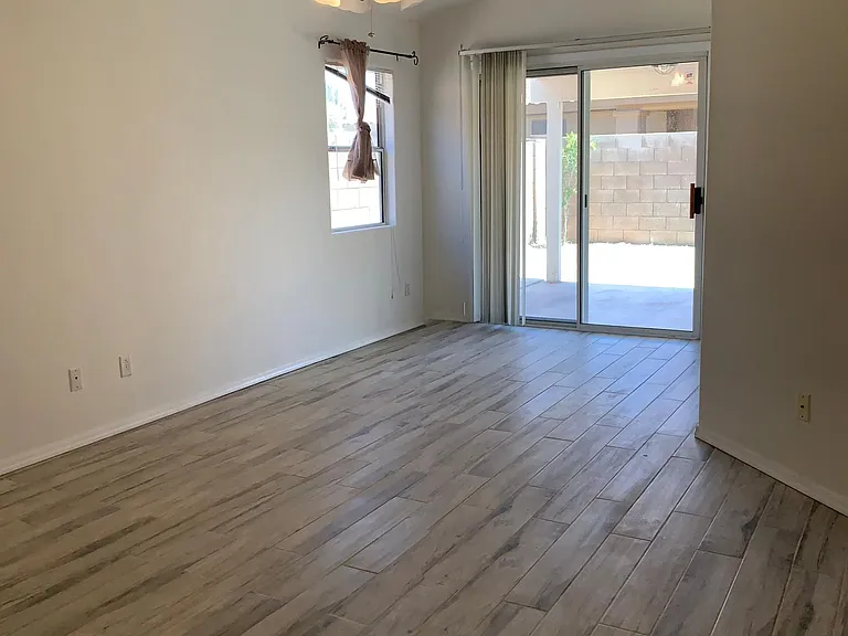 1031 N Blackstone Dr — Photo 7