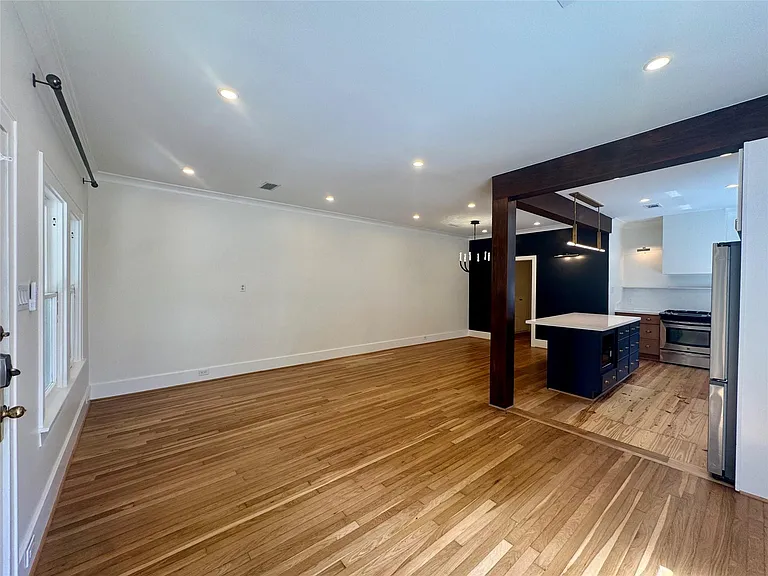 916 W Melwood St — Photo 5