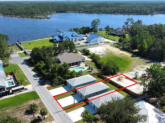 2nd image of 726 Gulf View Dr #A