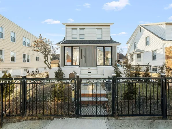 109-44 121st St, South Ozone Park, NY 11420