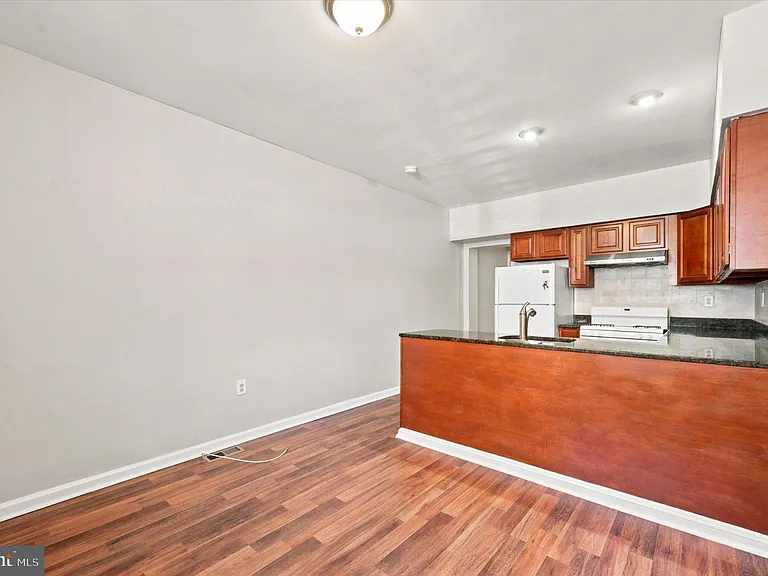 1241 S 8th St — Photo 5
