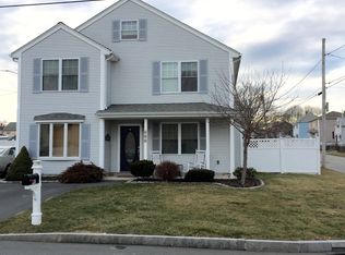 205 Reeves St, Fall River, MA 02721