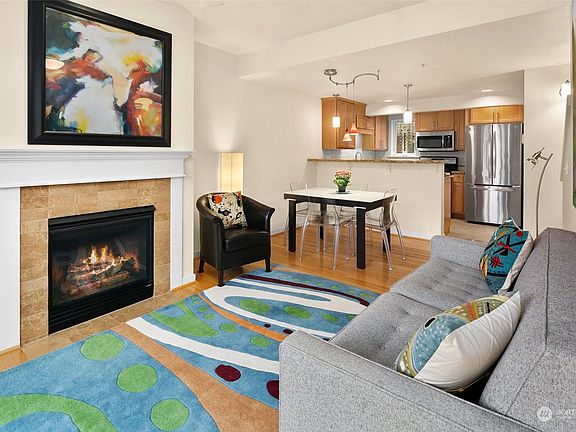 4th image of 416 11th Avenue E #C