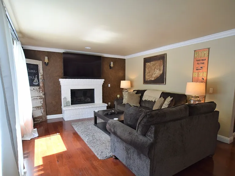 1018 27th Street Ct NW — Photo 5