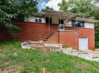 406 Lawrence Dr, Rossville, GA 30741