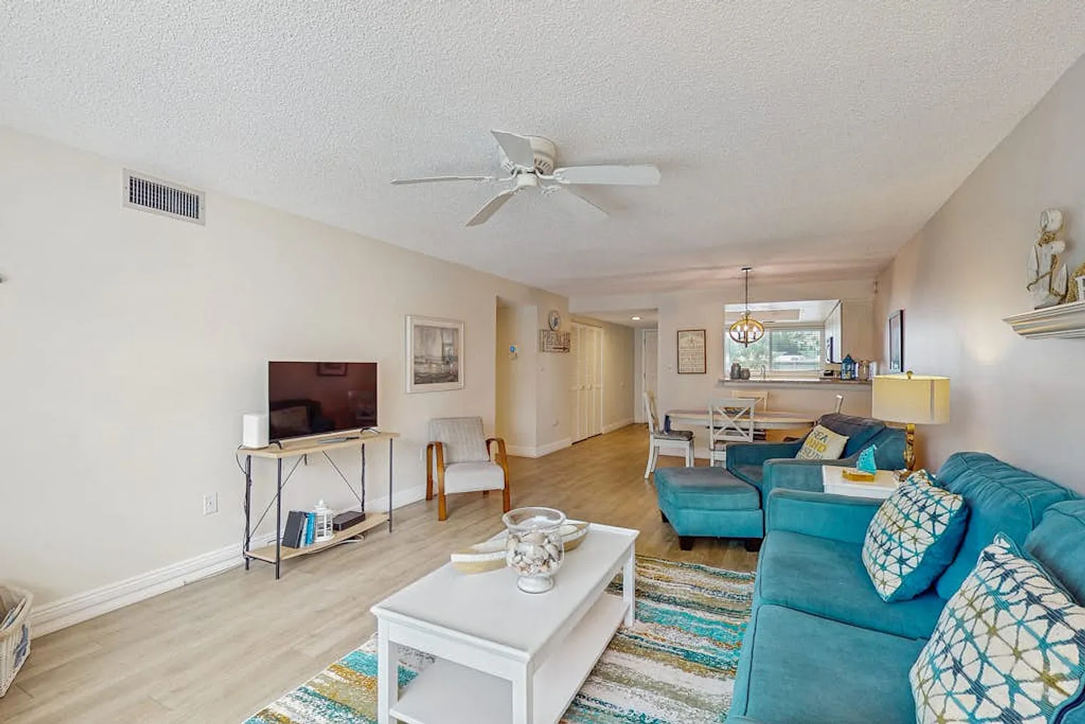 2 bed, 2.0 bath, 957 sqft, $3,402 — Photo 3