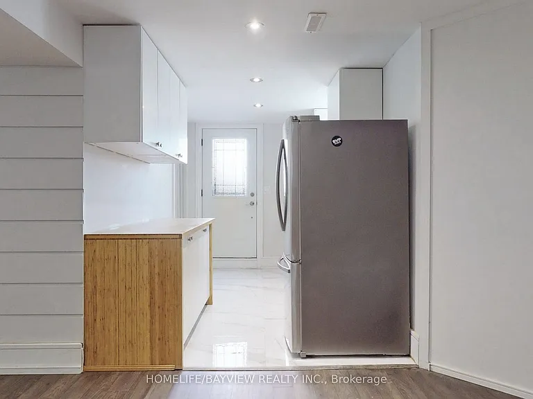 72 Lensmith Dr — Photo 7