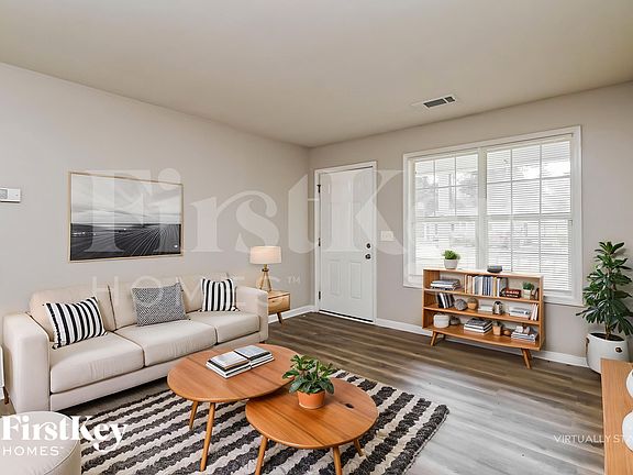 3rd image of 990 Green Valley Dr NW