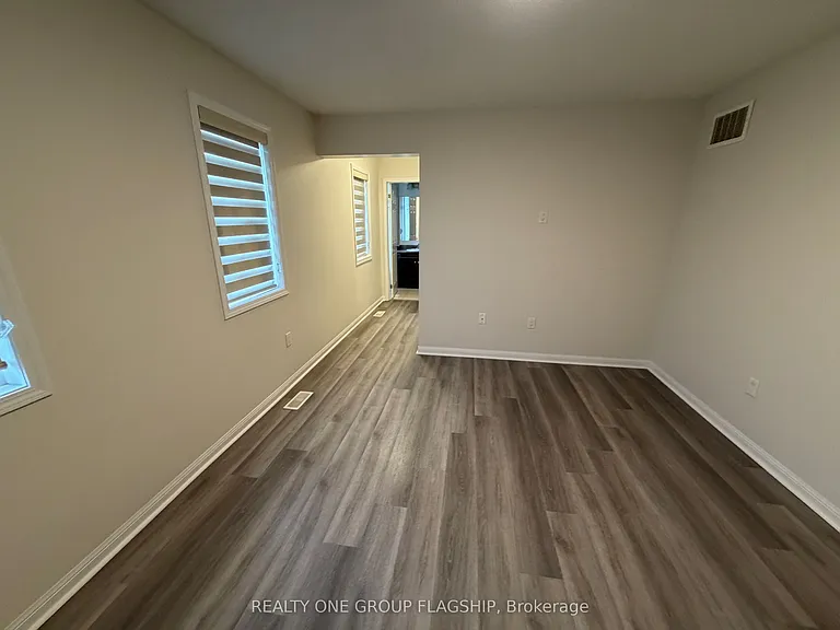 111 Higginbotham Cres — Photo 9