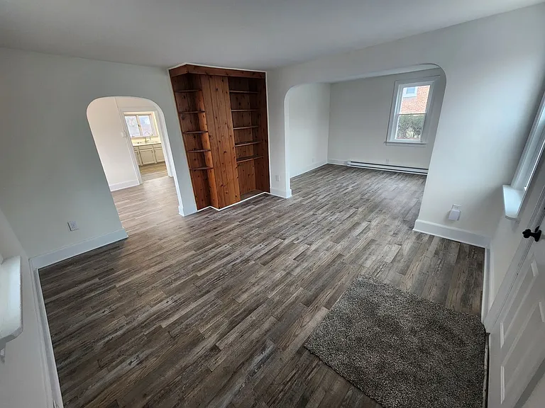 344 W Baltimore St — Photo 7
