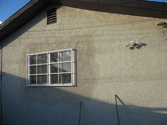SIDE VIEW