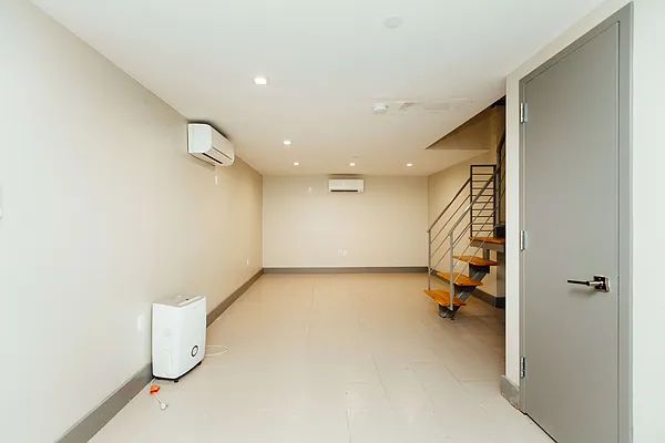 Rented by Nooklyn NYC LLC | media 57