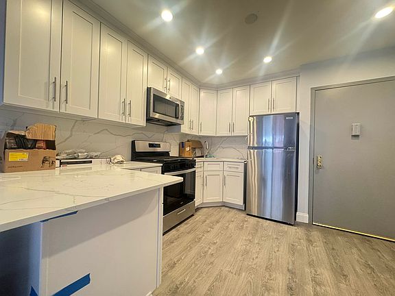 2nd image of 22-78 Steinway St #2
