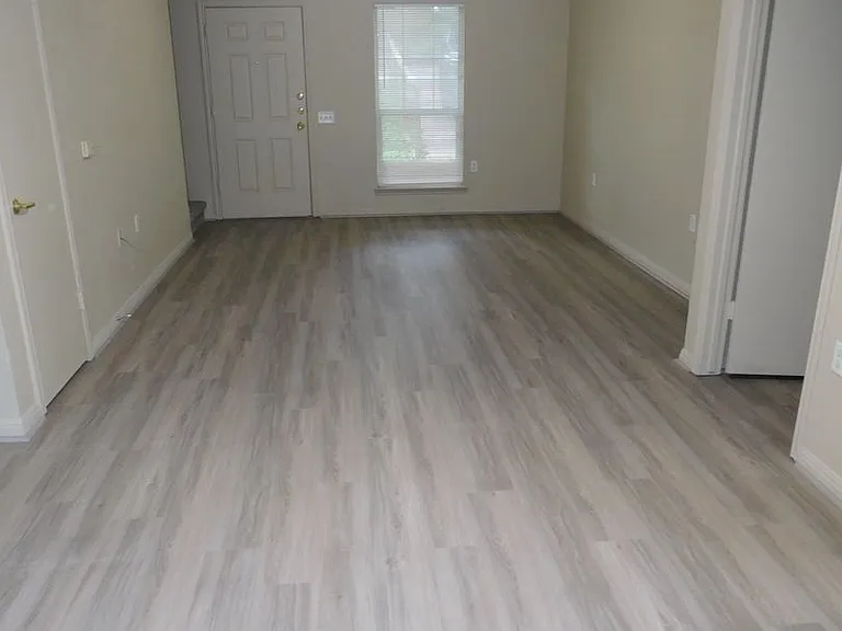1811 Maple Ave — Photo 3