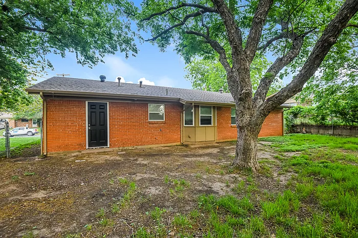 1214 Lynn St — Photo 15