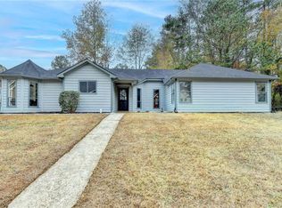 430 Thomas Jefferson Dr, Stone Mountain, GA 30083