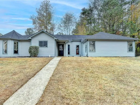 430 Thomas Jefferson Dr, Stone Mountain, GA 30083