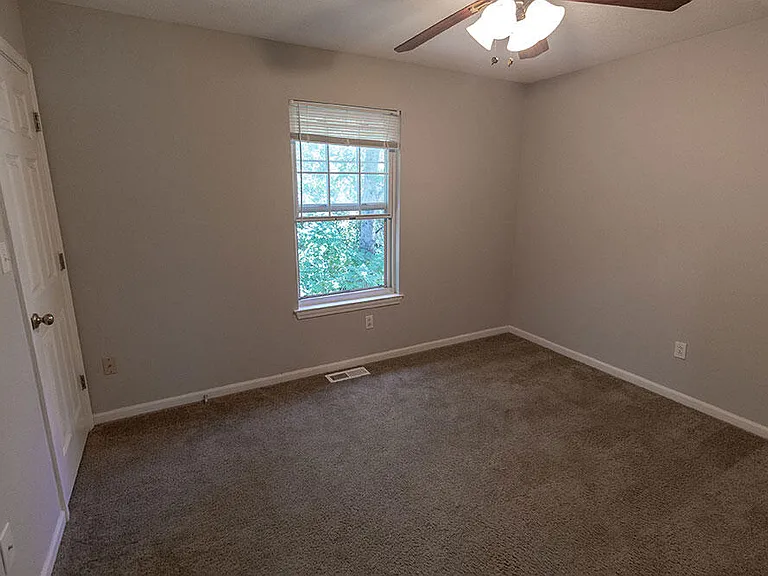5569 E Pinehurst Ln — Photo 18