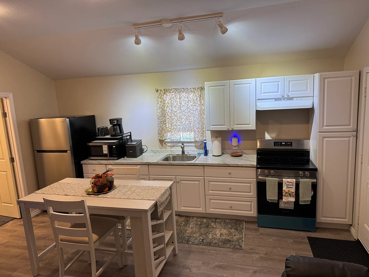 1 bed, $1,295 — Photo 3