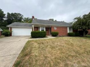 1196 Old Farm Ln, Springfield, OH 45503