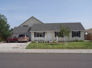 5601 Holly Way, West Richland, WA