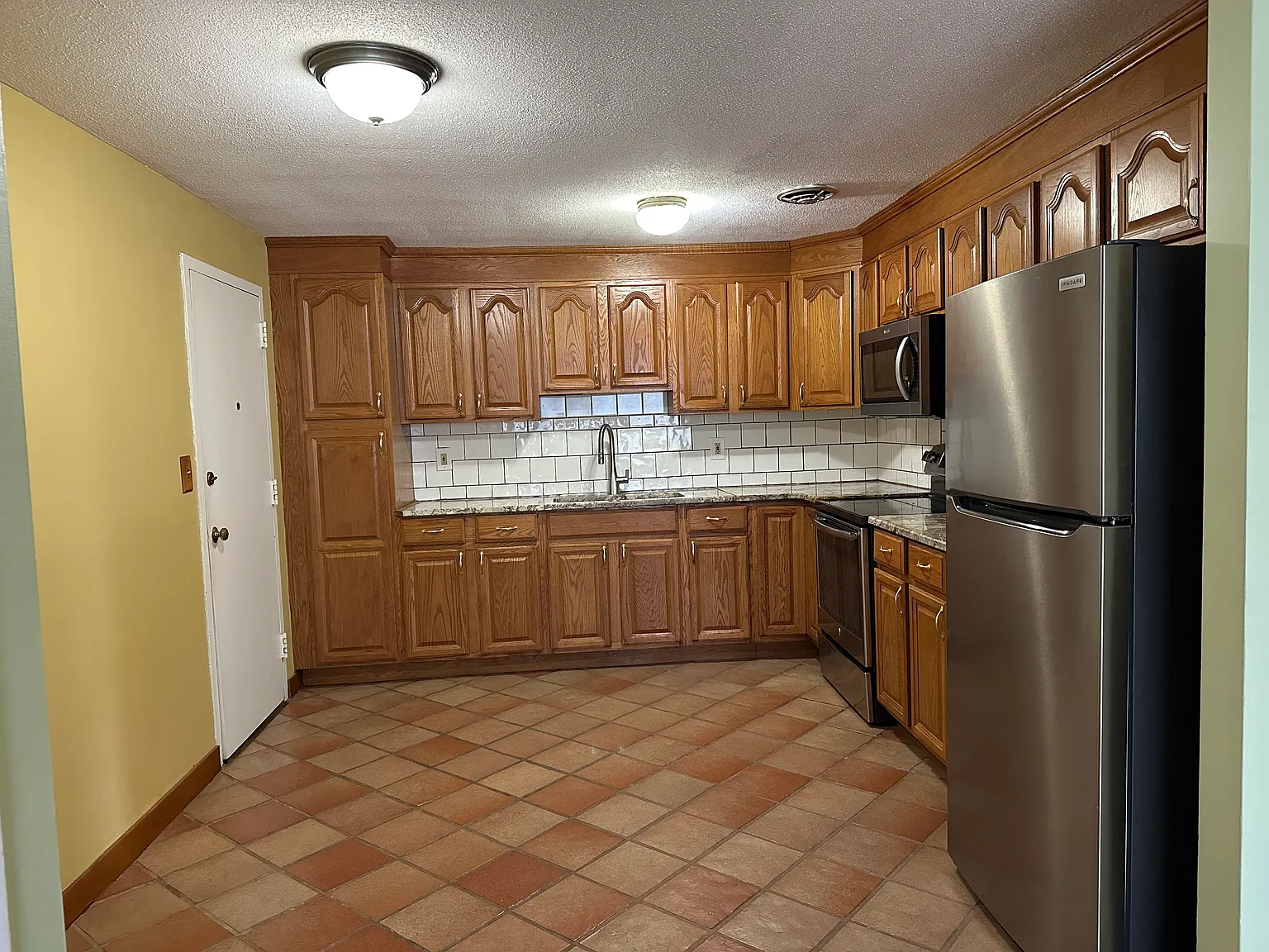 2 bed, 809 sqft, $2,650 — Photo 3