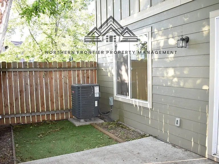 218 E Whitman Dr — Photo 21