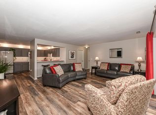 9332 W Loomis Rd UNIT 8, Franklin, WI 53132