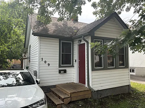 109 Algonquin Ave S Photo 1