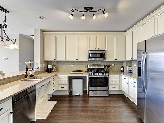 4th image of 300 Village Cir Unit 503