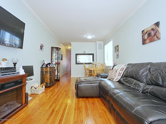 4th image of 221 Norway Ave