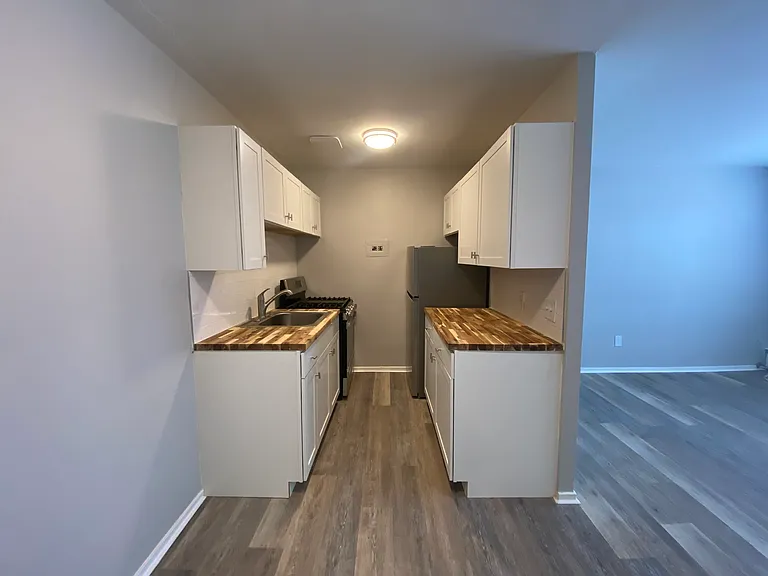 Creekside Apartments — Photo 29
