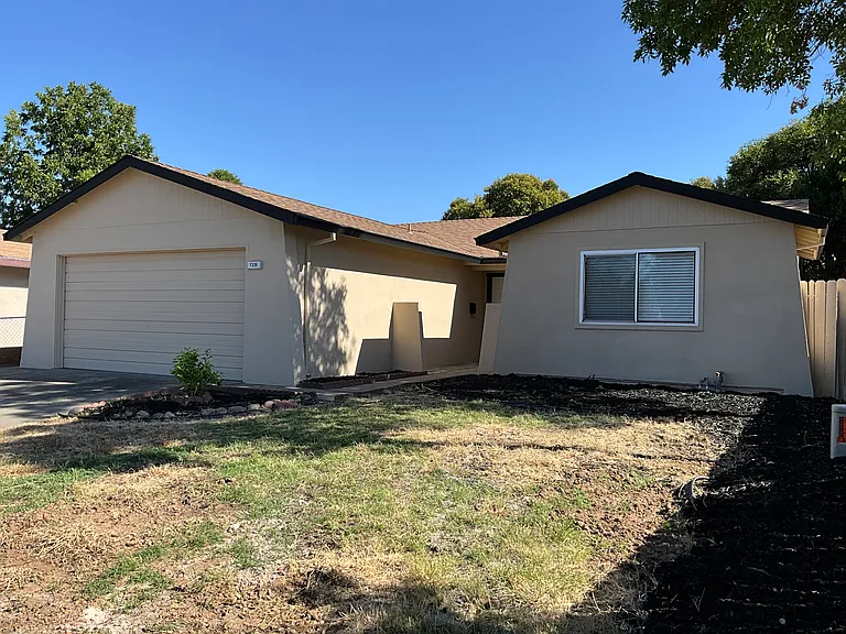 7326 Salazar Dr — Photo 2